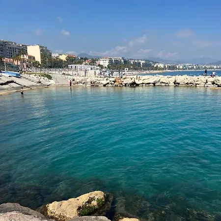 Gorgeous 2 Bedrooms Apartament *
